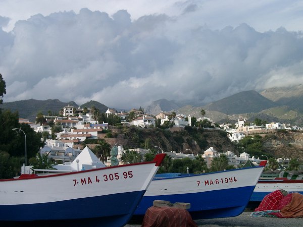 Fischerboote am Strand von Nerja